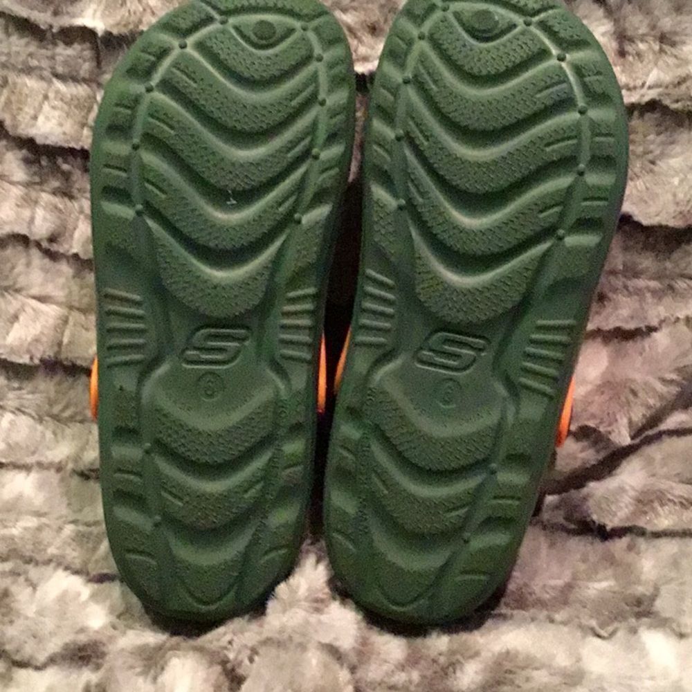 Womens’s Sketchers  - Picture 3 of 6